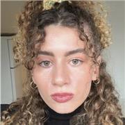 Ingenieur, türkischer Muttersprachler, der Menschen jeden Alters unterrichtet